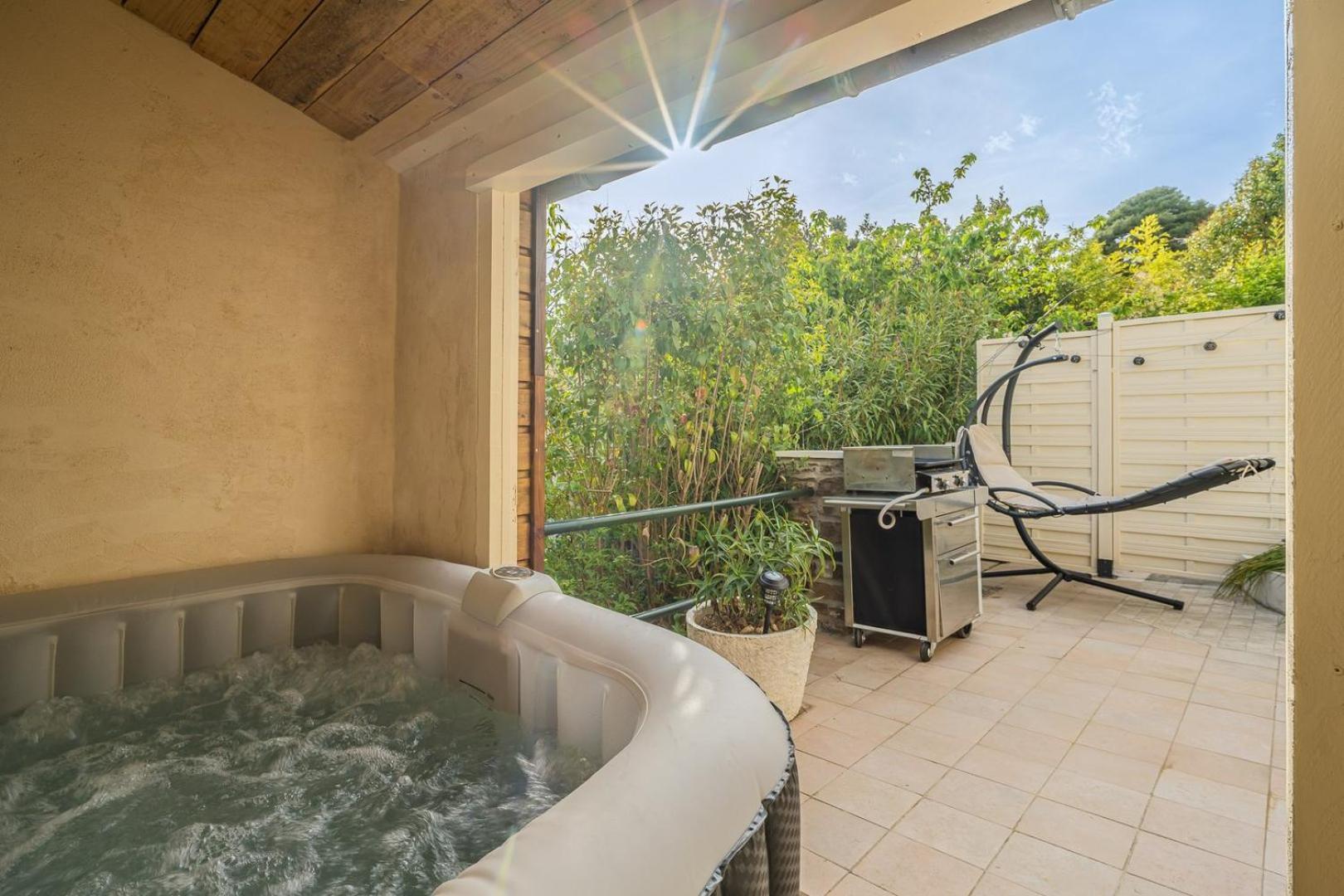 Апартаменти La Citadelle ~ Jacuzzi ~ Terrasse Каркассонн Екстер'єр фото
